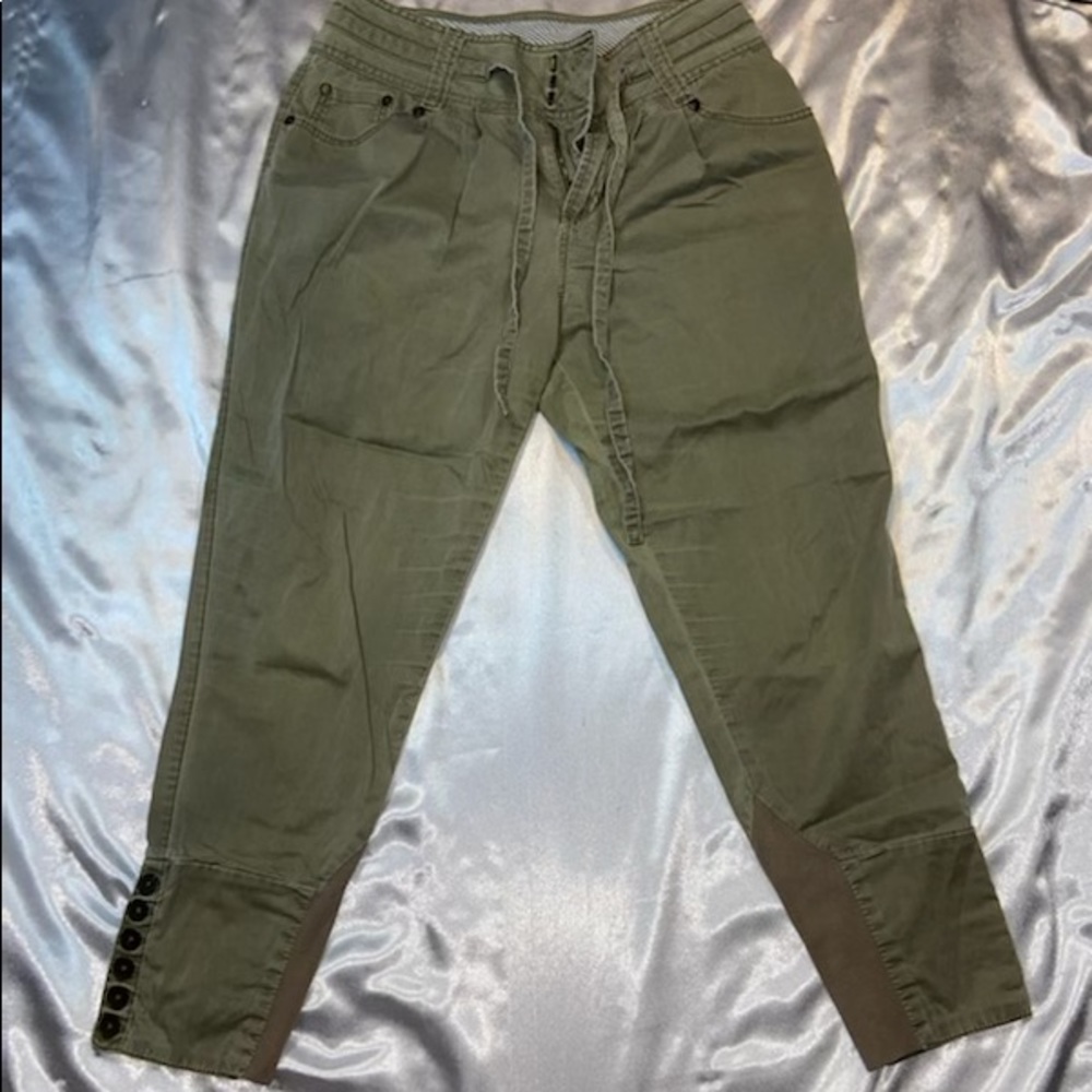 Guess jeans, olive green women’s pants.